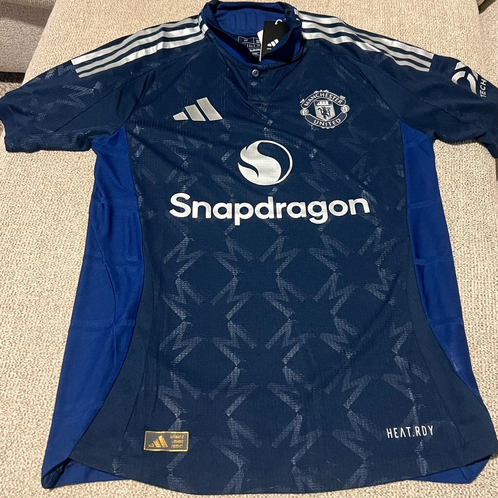 Adidas Manchester United Authentic Away Jersey 24/25 Men’s Medium